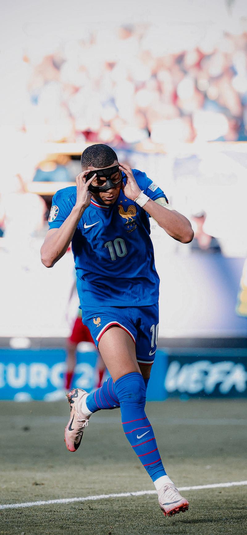 前教练：萨内性格非常敏感，纳格尔斯曼不应该公开说他（前主帅称萨内性格敏感，纳格尔斯曼不宜公开点评）