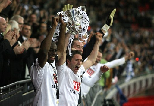 2胜1平，曼联夺得2025年英超夏季赛冠军（曼联以2胜1平战绩问鼎2025英超夏季赛）