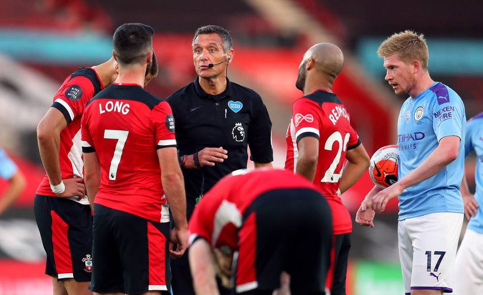 为庆祝美加墨世界杯，与刺客足球鞋融合设计的科8将进行复刻（为庆祝美加墨世界杯，融合刺客足球鞋元素的科8将迎来复刻）