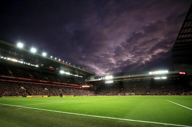 C罗致敬帕特里西奥：感谢你所做的一切，你将名垂青史（C罗向帕特里西奥致意：感谢所有付出，你的名字必将载入史册）