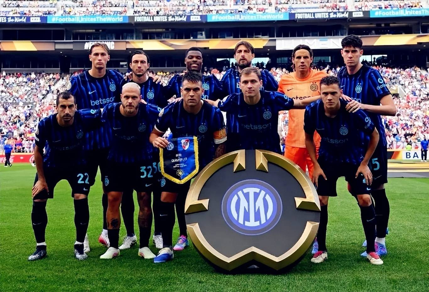 记者：曼联、切尔西、国米关注罗比尼奥之子（记者称曼联、切尔西与国米有意罗比尼奥之子）