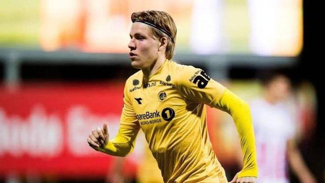 意媒：米兰希望魔笛能帮助推动卢宁加盟，皇马估价2500万欧（意媒：米兰盼莫德里奇牵线助卢宁转投红黑军，皇马标价2500万欧）