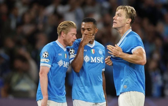 詹姆斯关键上篮助球队锁胜（詹姆斯关键上篮定胜局）