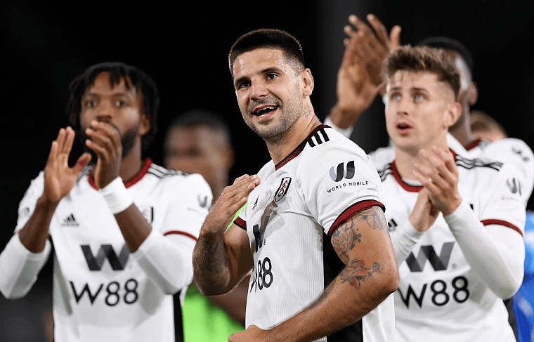 雷霆五连胜冲击季后赛（雷霆豪取五连胜剑指季后赛）