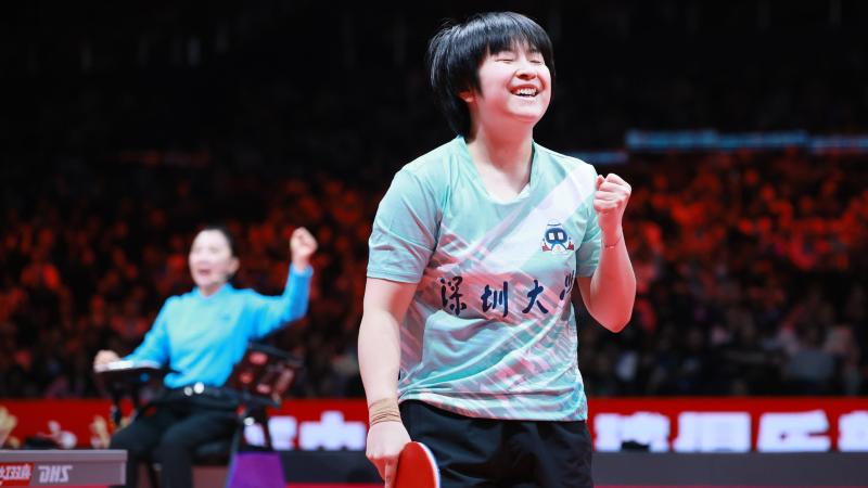 半场： 萨索洛2-1佛罗伦萨，曼德拉戈拉点射，沃尔帕托破门（半场战报：萨索洛暂2-1领先佛罗伦萨，曼德拉戈拉点球命中，沃尔帕托破门）