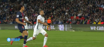 曹法尔：我为西汉姆踢球5年，却只换来了30秒的不续约通知